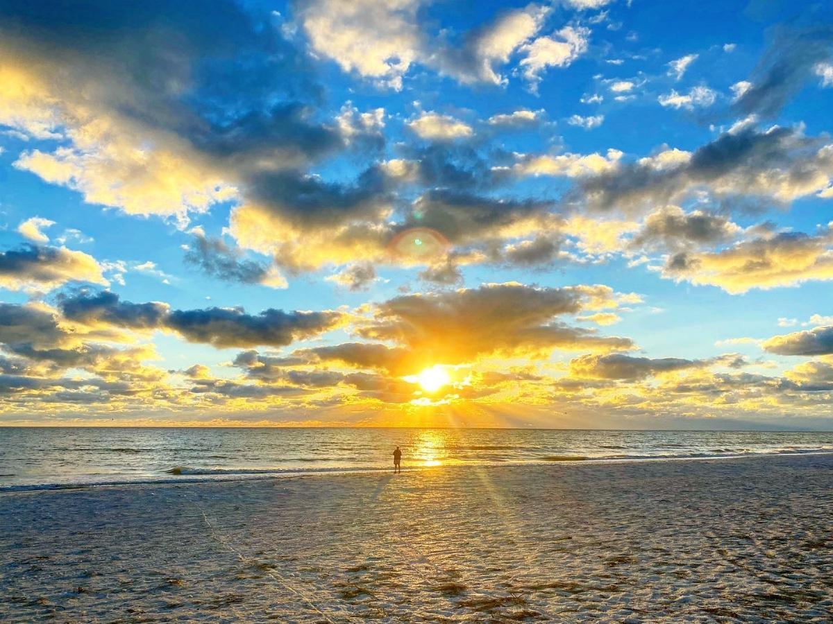 Anna Maria beach during the day. 